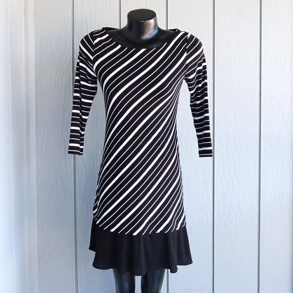 White House Black Market 3/4 Sleeve Dress - Picture 1 of 10